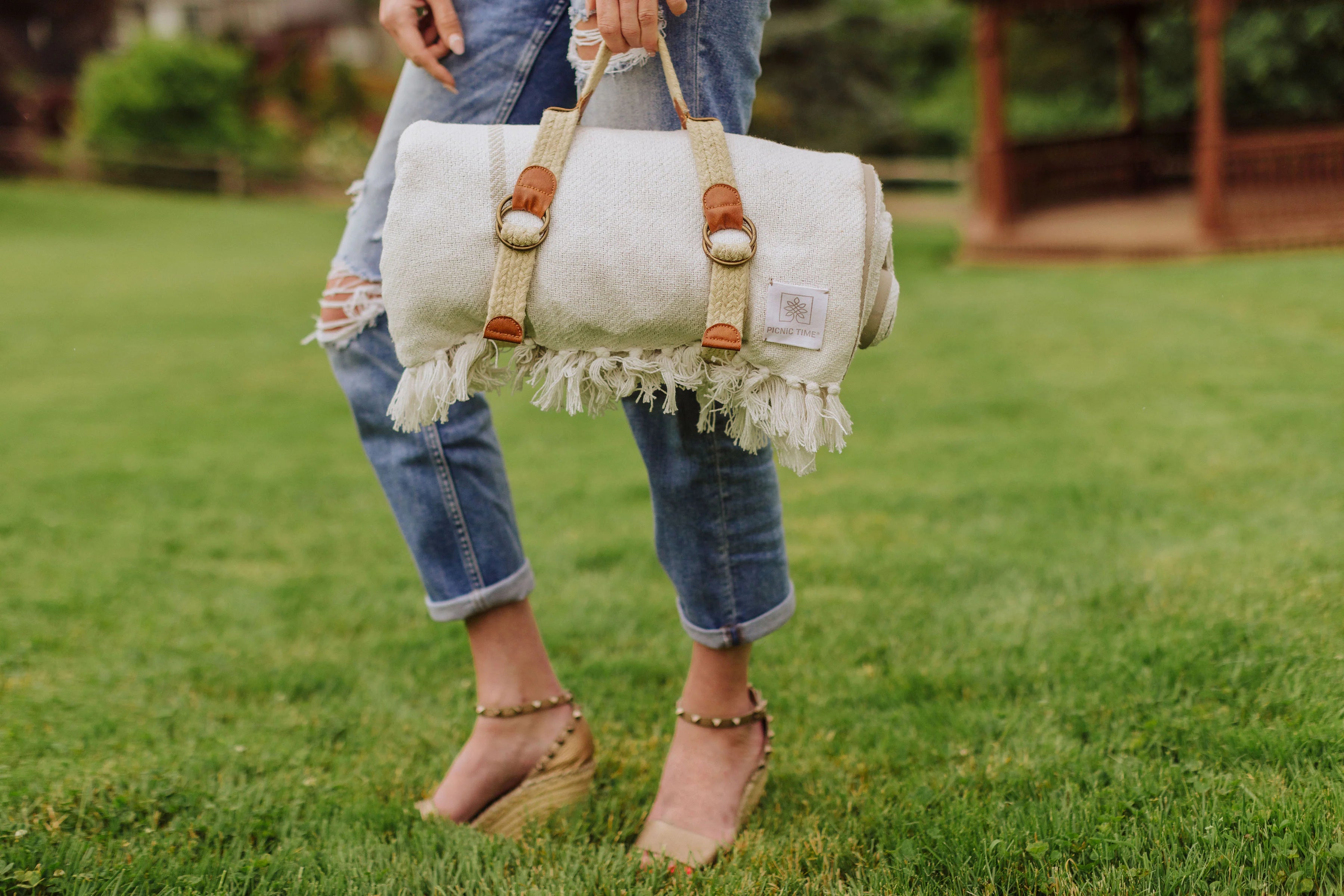 Montecito Picnic Blanket with Harness