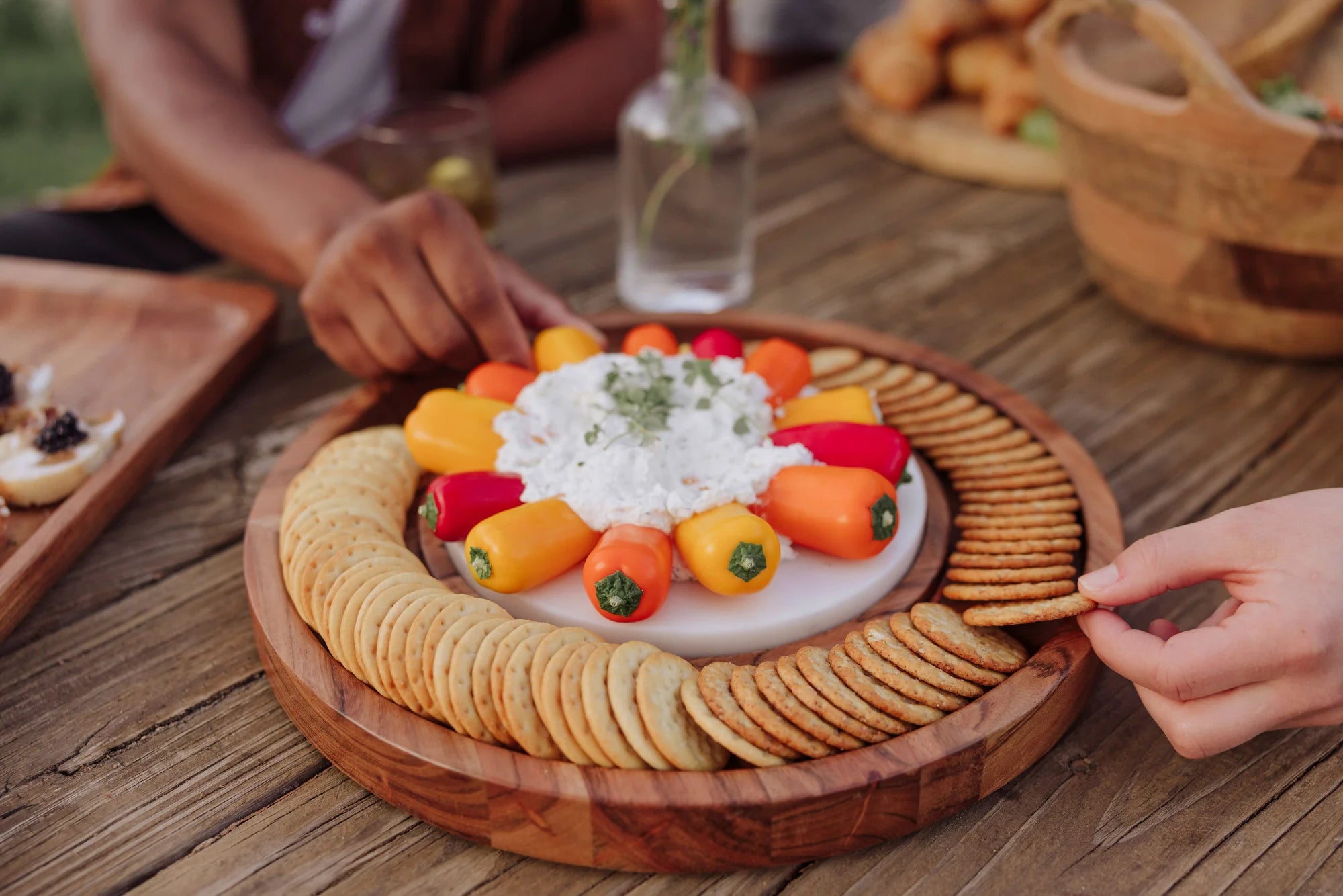 Isla Serving Platter with Marble Cheeseboard Insert