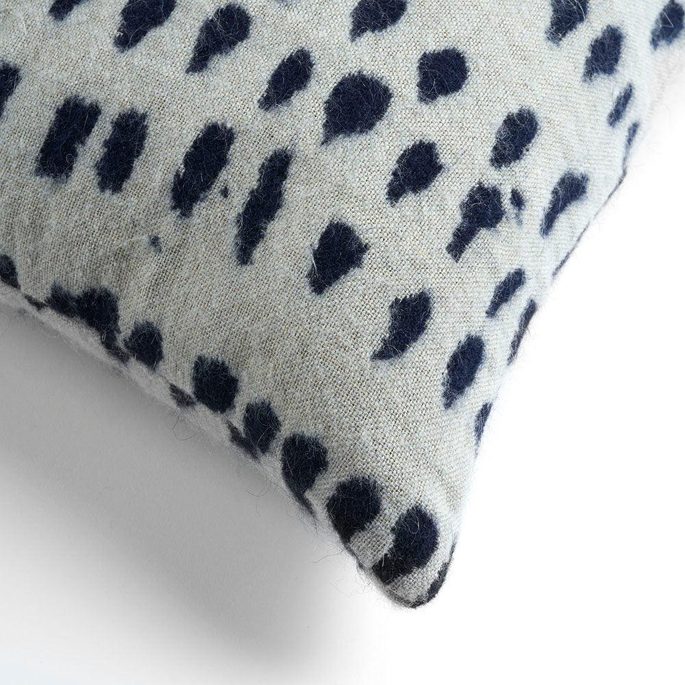 Ethnicraft TEXTILES - White Dots Pillows - Set of 2